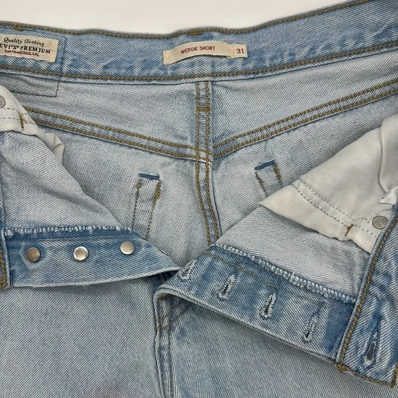 Levi's Light Blue Women's Denim Shorts - Picture 12 of 16